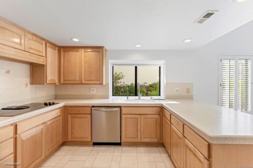 2021 Sonora Ct, Vista CA  92081-8946 exterior