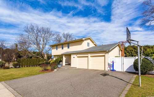 20 Cortland Ave, Muttontown, NY 11753-1506