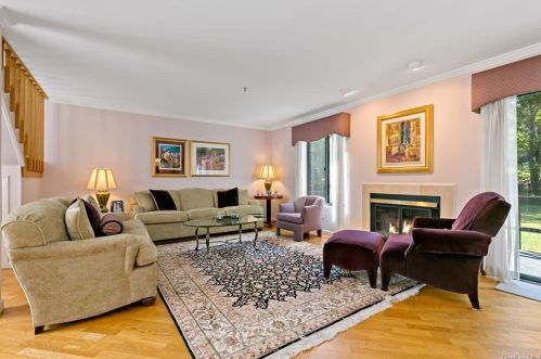 142 Stone Oaks Dr, Hartsdale NY  10530-1160 exterior