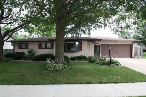 5911 Aster Ln, Waterloo, IA 50701-9180