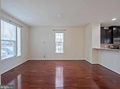 1708 Rockledge Ter, Woodbridge VA  22192-2508 exterior