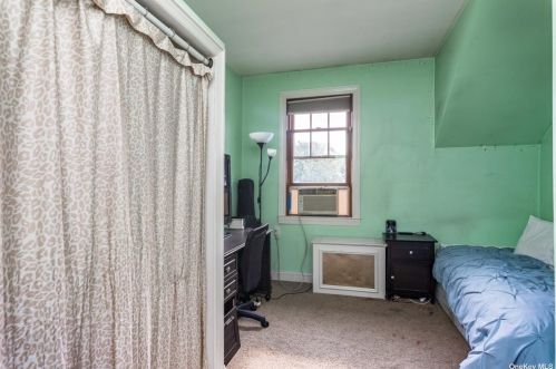 60 Waldo Ave, East Rockaway NY  11518-1422 exterior