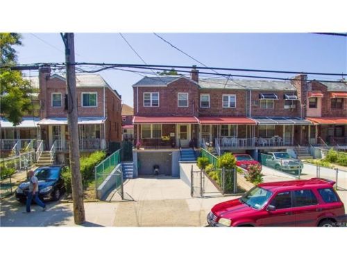 2543 Eastchester Rd, Bronx, NY 10469-5901
