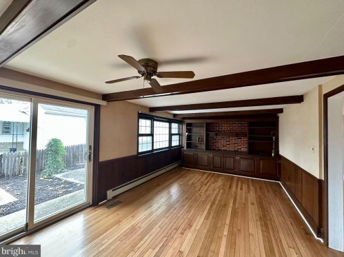 201 Sharpless Dr, Wilmington DE  19803-2507 exterior