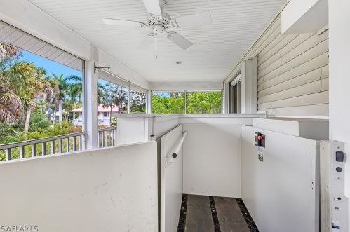 1835 Farm Trl, Sanibel FL  33957-4119 exterior