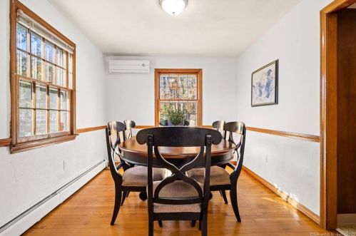 542 Forest St, Hartford CT  06118-2035 exterior