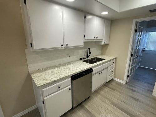 807 Chevy Chase Dr, Glendale CA 91205-3018 exterior