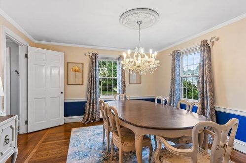 42 Pelham Pkwy, North Providence RI  02911-2915 exterior