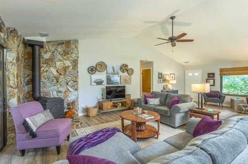 211 Bayshore Dr, Saint George Island FL  32328-3365 exterior