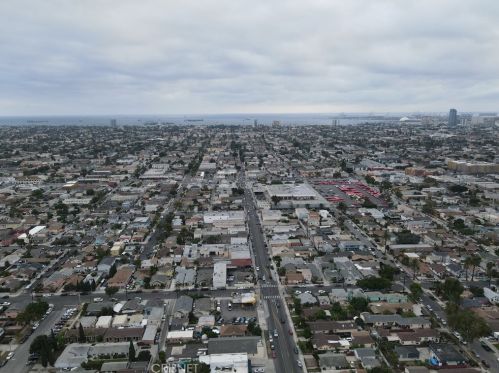 1712 Cherry Ave, Long Beach CA  90806-5821 exterior
