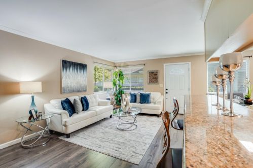 335 3rd St, Campbell, CA 95008-1210