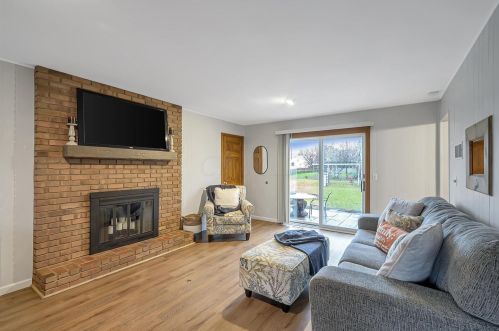 1055 Champagne Dr, Marion OH  43302-6626 exterior