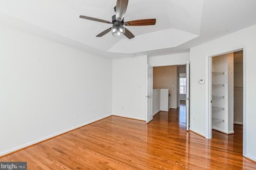 2617 Logan Wood Dr, Herndon VA 20171-4367 exterior