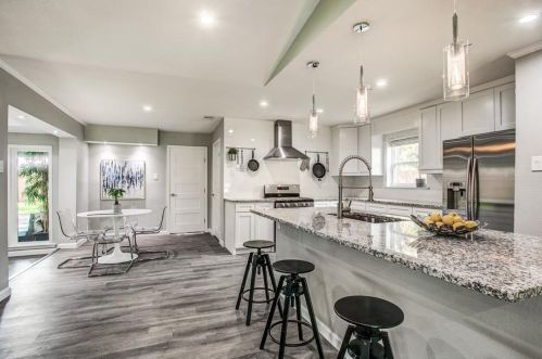 10905 Damon Ln, Dallas TX  75229-3839 exterior