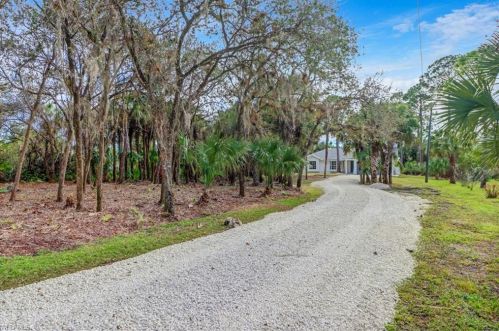 2730 8th Ave, Naples, FL 34120-4919