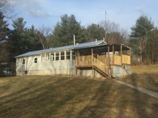 458 Middle Rd, Georgia, VT 05468-3743