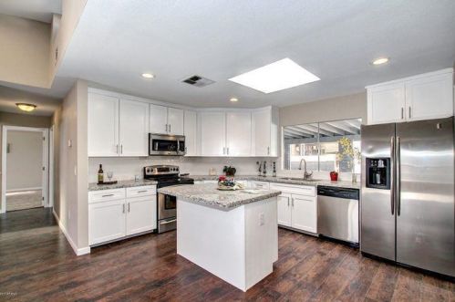 9305 Navajo Pl, Chandler, AZ 85248-7022