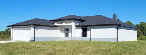1013 Carl Ave, Lehigh Acres, FL 33971-8532