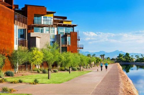 4747 Scottsdale Rd, Scottsdale AZ 85251-7666 exterior