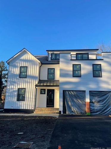 49 Old Rd, Westport, CT 06880-4142