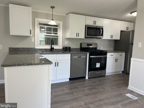 10 Cherry Ln, Carlisle, PA 17015-7851