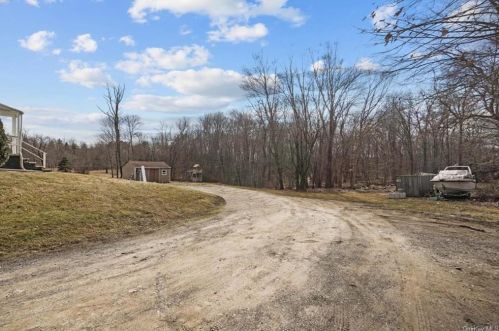 318 Noxon Rd, Poughkeepsie NY  12603-2904 exterior