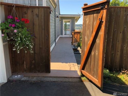 1822 Berry St, Olympia, WA 98506-3208
