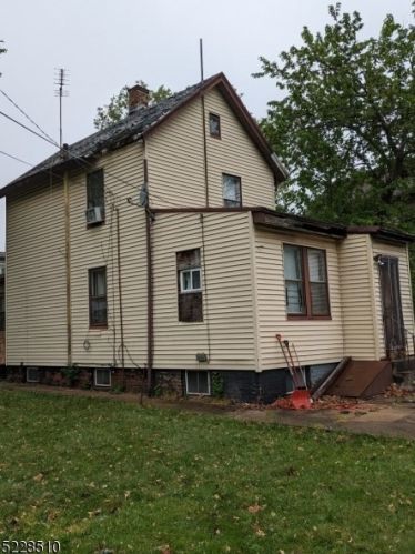 302 Shepard Ave, East Orange, NJ 07018-2338