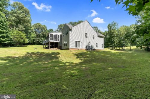 9 Plume Ct, Fredericksburg VA  22406-5141 exterior