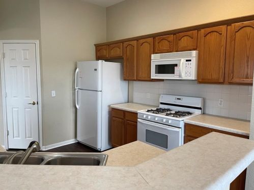 111 Goddard, Uhland TX  78640-5484 exterior