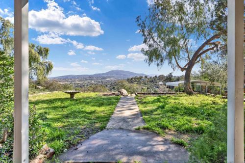 1934 Lilac Ln, Alpine, CA 91901-2929