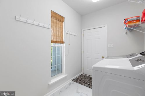 8574 Gray Fox Ln, Owens VA  22485-3572 exterior