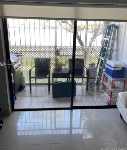 2768 60th St, Hialeah, FL 33016-4725