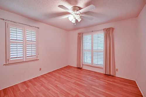 5662 Vega Dr, Fort Worth TX  76133-2962 exterior