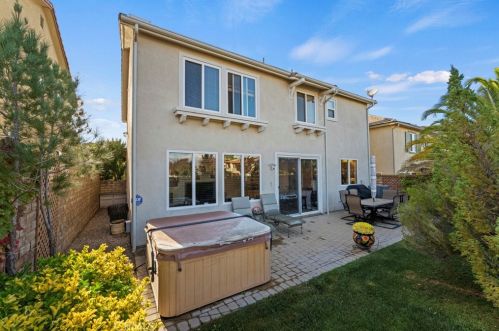 27122 Brown Oaks Way, Santa Clarita CA  91387-3894 exterior