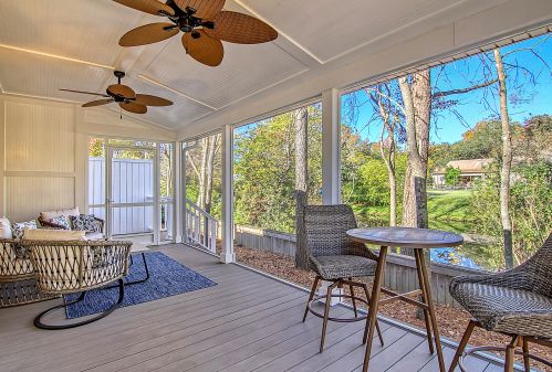 1713 Lauda Dr, Mount Pleasant SC  29464-9601 exterior