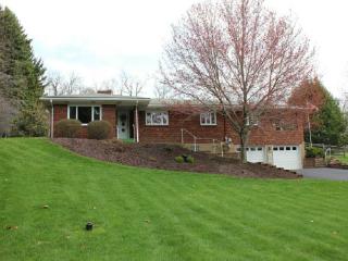 5742 Phillips Rd, Gibsonia, PA 15044-9457
