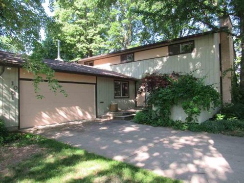 1091 Raleigh St, Green Bay, WI 54304-3817