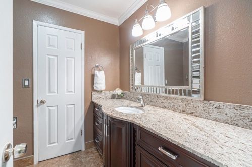 19406 Pricetown Ave, Long Beach CA  90746-2680 exterior