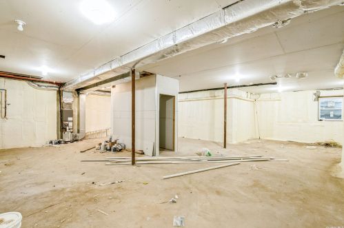 57 Bobwhite Ln, Hicksville NY  11801-4520 exterior