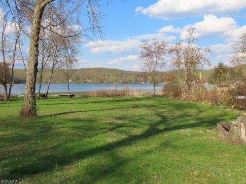 1 Shady Ln, Belvidere, NJ 07823-3134