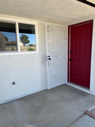 16225 Pepper Tree Dr, Victorville, CA 92394-1511