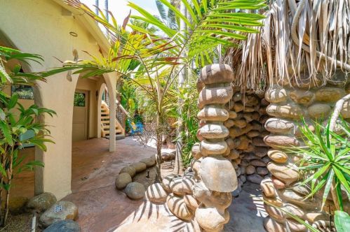 4438 Pescadero Ave, San Diego CA 92107-3629 exterior