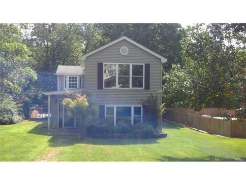 5 Lark St, Washingtonville, NY 10992-1124