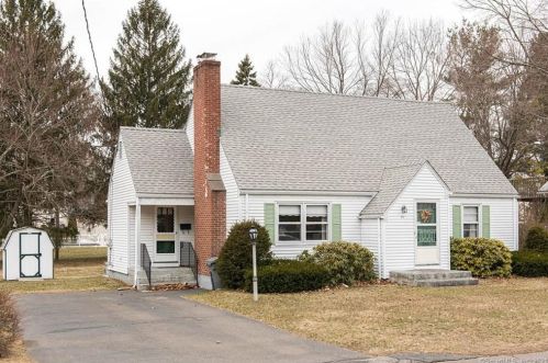 29 Loomis Ave, Plainville, CT 06062-2418