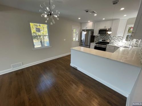 236 Reichelt Rd, N Milford NJ  07646-2218 exterior