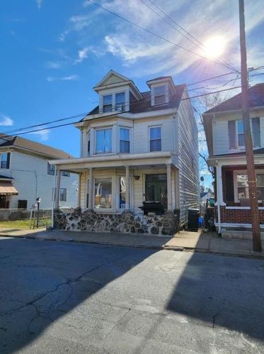 1552 Ferry St, Easton, PA 18042-3960