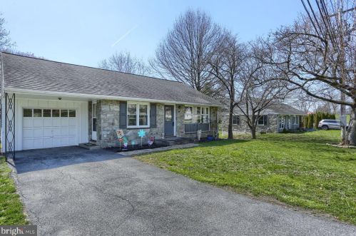 1228 Lampeter Rd, Lancaster, PA 17602-1348