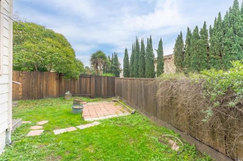 1533 Yardley St, Santa Rosa CA 95403-2397 exterior