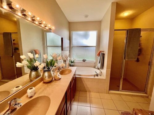 10620 Sir Michaels Place Dr, Bonita Springs FL  34135-0704 exterior